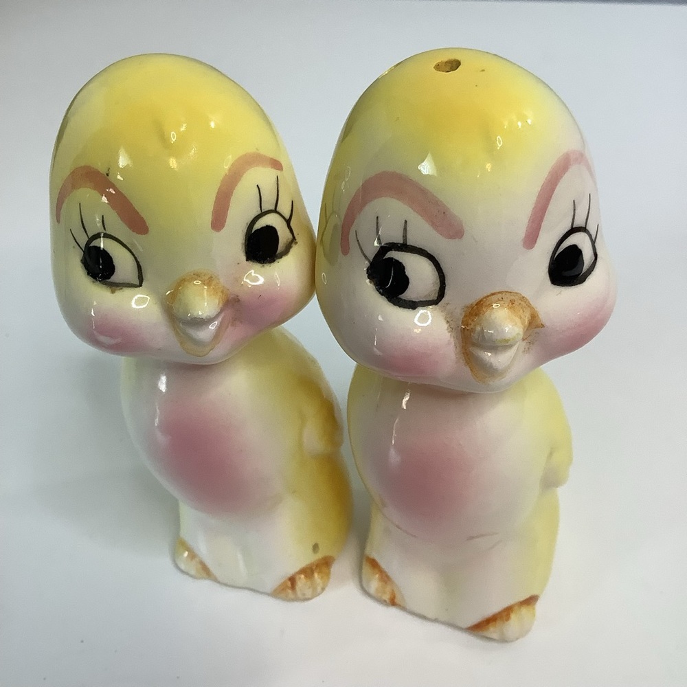 Vintage Anthropomorphic Yellow Bird Salt and Pepper Shakers Japan Canary Big Eye - Picture 4 of 10